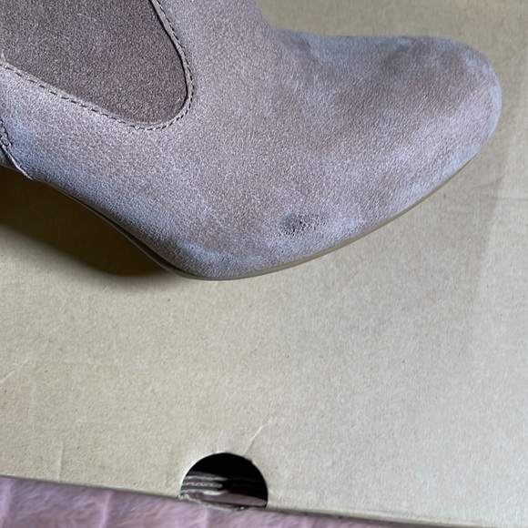 UGG Athena- Size 7.5 Excellent Condition - Picture 7 of 15